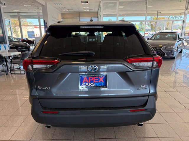 Used 2021 Toyota RAV4 LE AWD/4WD image 4
