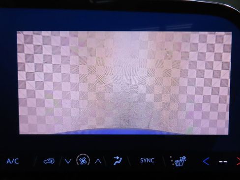 Used 2025 Chevrolet Traverse Z71 w/ LPO, Floor Liner Package AWD/4WD image 21