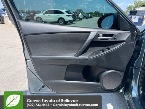 Used 2013 MAZDA MAZDA3 i Sport FWD image 18