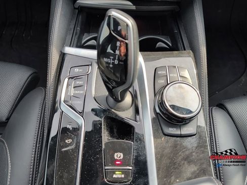 Used 2023 BMW M550i xDrive w/ Executive Package image 19