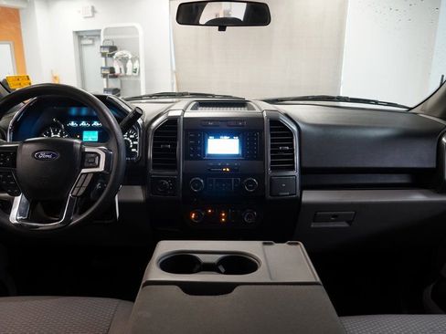 Used 2018 Ford F150 XLT image 9