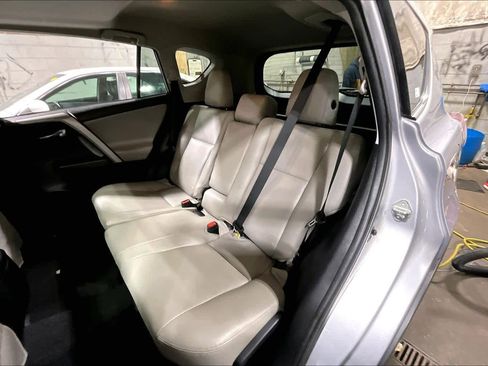 Used 2016 Toyota RAV4 XLE image 21