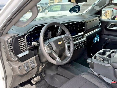 Certified 2022 Chevrolet Silverado 1500 LT AWD/4WD image 18
