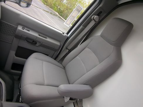 New 2024 Ford E-450 and Econoline 450 Super Duty w/ Power Windows & Locks Group image 17