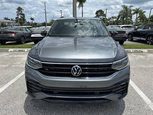 Used 2023 Volkswagen Tiguan SE R-Line FWD image 2
