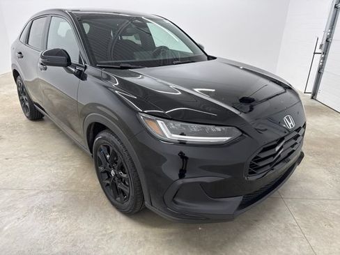 Used 2025 Honda HR-V Sport image 3