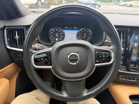 Used 2018 Volvo S90 T5 Momentum w/ Momentum Plus Package AWD/4WD image 11
