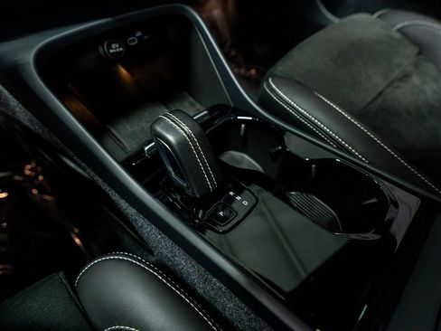 Used 2021 Volvo XC40 P8 Recharge w/ Advanced Package image 48