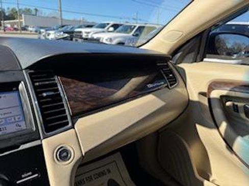 Used 2017 Ford Taurus Limited image 13