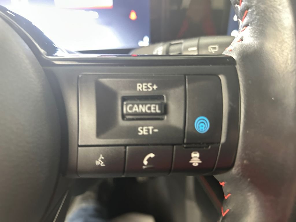 Used 2025 Nissan Kicks SR FWD image 27