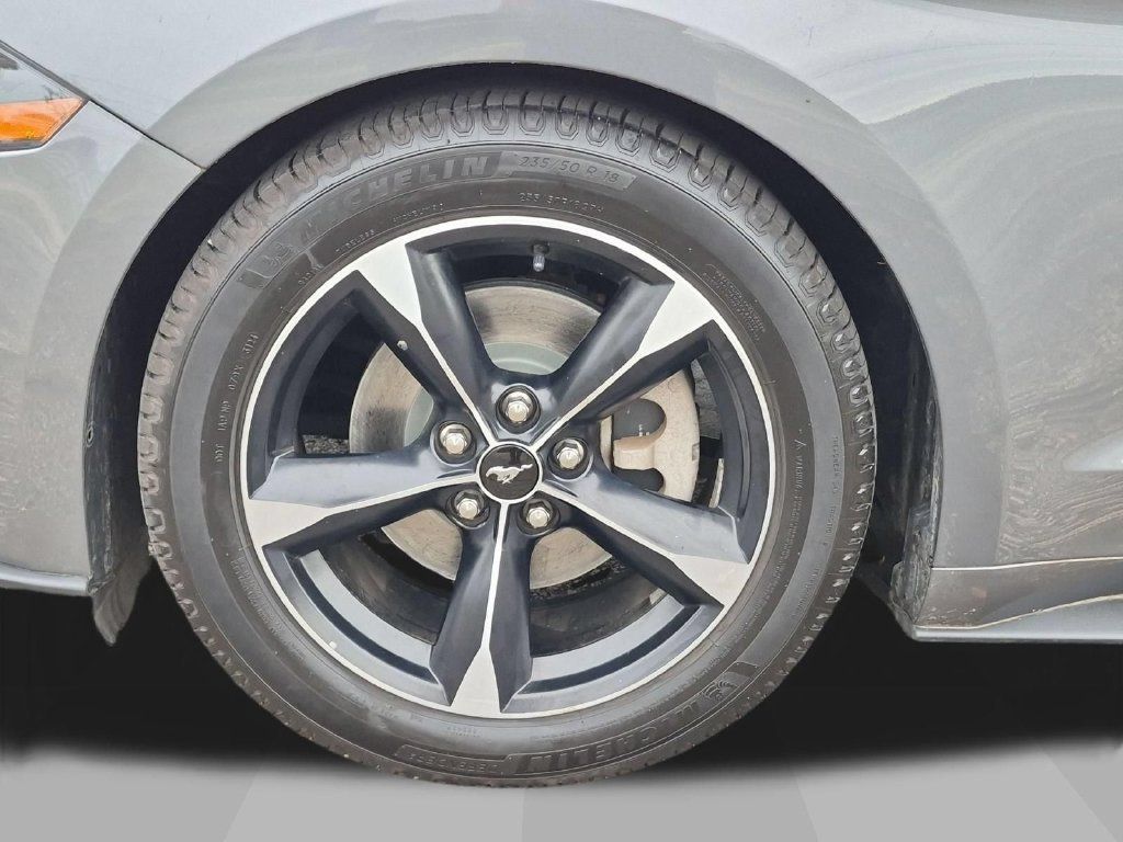 Used 2022 Ford Mustang Convertible RWD image 11