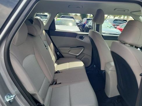 Used 2025 Kia Soul LX FWD image 8