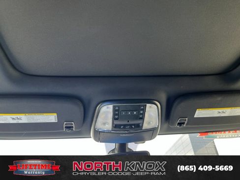 Used 2021 Jeep Grand Cherokee Limited w/ Luxury Group II RWD image 11