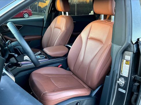 Used 2022 Audi Q8 Premium Plus image 7