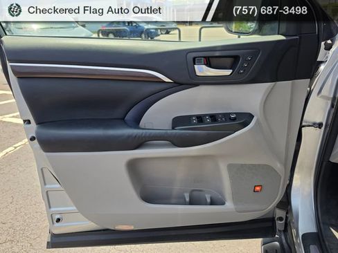 Used 2016 Toyota Highlander Limited Platinum AWD/4WD image 20