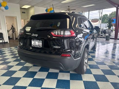 Used 2019 Jeep Cherokee Latitude Plus image 7