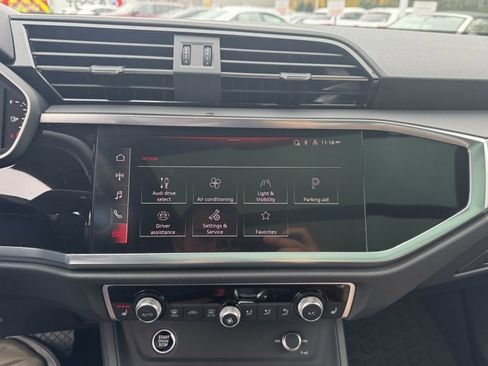 Certified 2025 Audi Q3 2.0T Premium w/ Convenience Package image 18