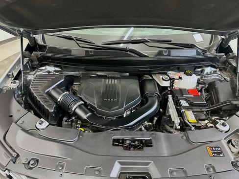 Used 2025 Chevrolet Traverse LT image 36