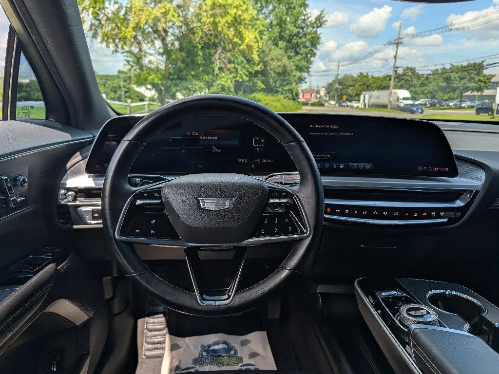 Used 2024 Cadillac Lyriq Sport AWD/4WD image 30