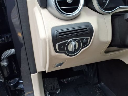Used 2022 Mercedes-Benz GLC 300 4MATIC image 20