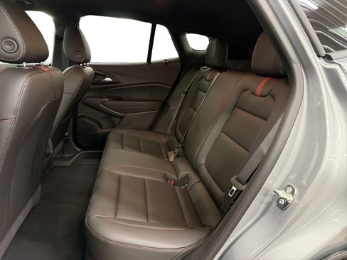 Used 2026 Chevrolet Trax RS w/ Sunroof Package image 10