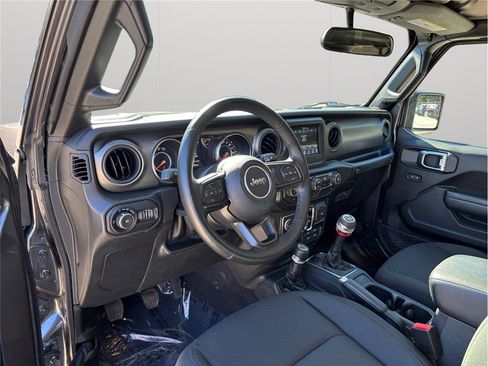 Used 2022 Jeep Wrangler Unlimited Willys image 6