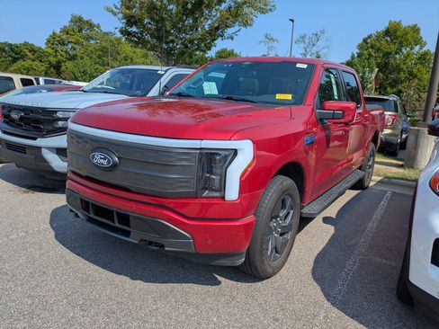 Used 2024 Ford F150 Lightning Lariat AWD/4WD image 3