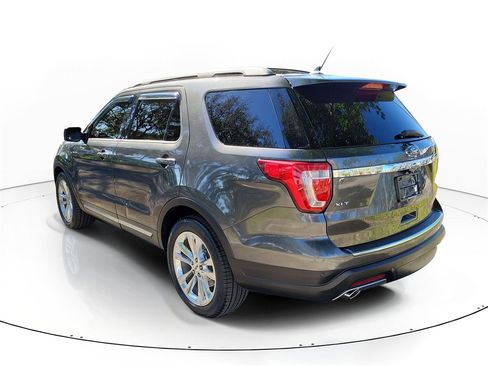 Used 2018 Ford Explorer XLT w/ Equipment Group 202A image 2