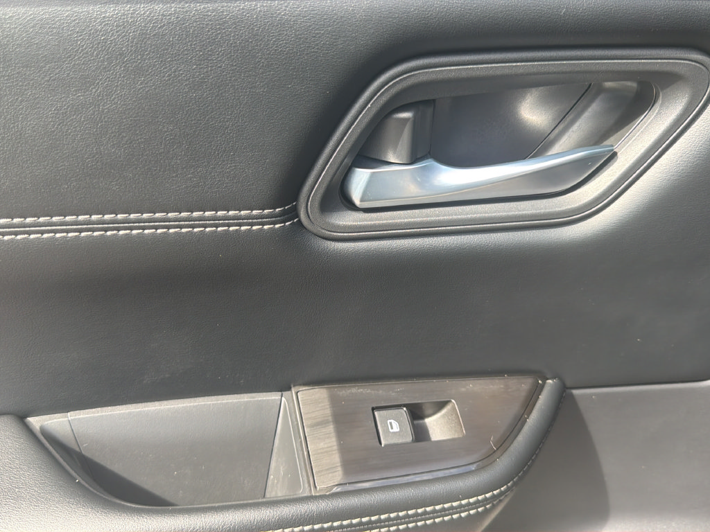 Certified 2025 Nissan Rogue SV w/ SV Premium Package FWD image 32