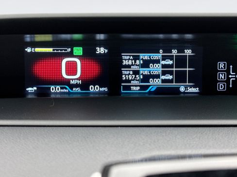 Used 2022 Toyota Prius LE image 13