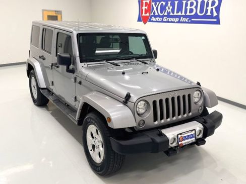Used 2014 Jeep Wrangler Unlimited Sahara w/ Max Tow Package AWD/4WD image 2