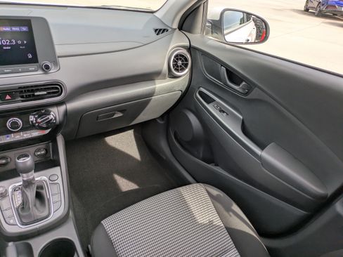 Certified 2022 Hyundai Kona SE FWD image 15