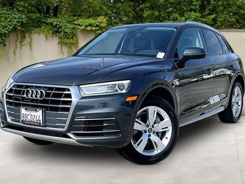 Used 2018 Audi Q5 2.0T Premium w/ Convenience Package image 3