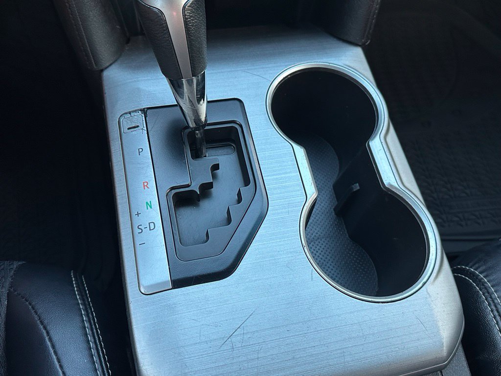 Used 2012 Toyota Camry SE FWD image 32