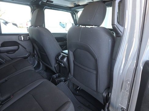 Used 2023 Jeep Gladiator Sport image 13