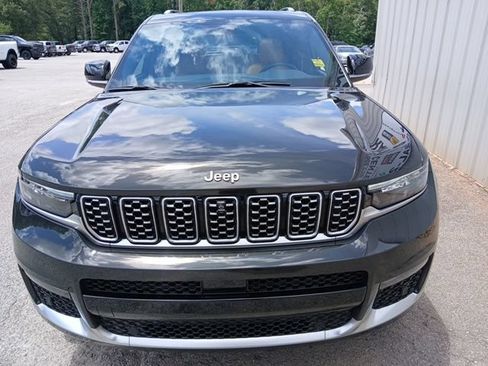 Used 2023 Jeep Grand Cherokee L Summit w/ Luxury Tech Group V AWD/4WD image 9