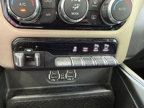 Used 2022 RAM 1500 Laramie AWD/4WD image 18