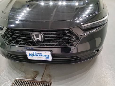 Used 2023 Honda Accord EX image 11