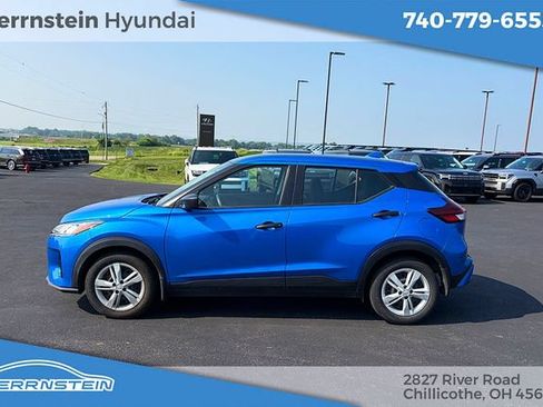 Used 2023 Nissan Kicks S FWD image 3