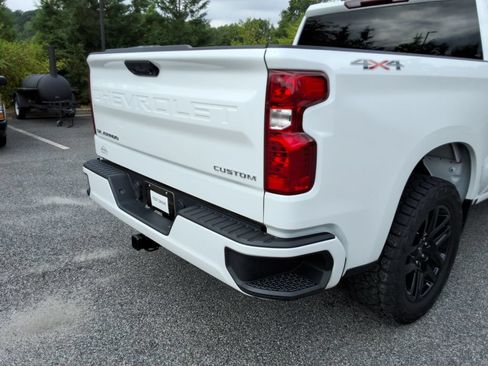 Certified 2024 Chevrolet Silverado 1500 Custom AWD/4WD image 15