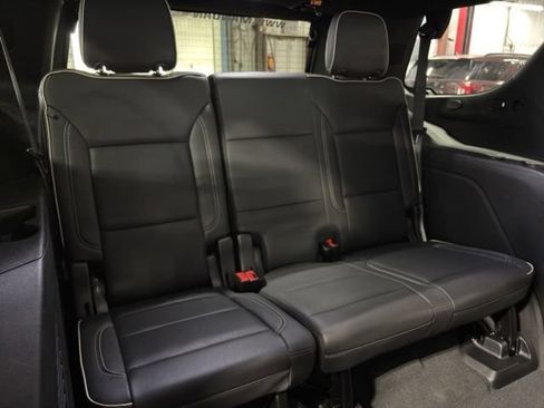 Used 2023 GMC Yukon SLT w/ SLT Luxury Package AWD/4WD image 22