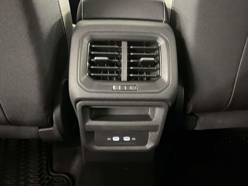 New 2026 Volkswagen Taos SE FWD image 24