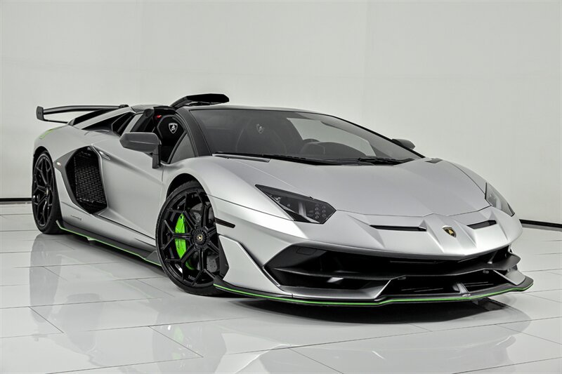 Used 2020 Lamborghini Aventador SVJ AWD/4WD image 2