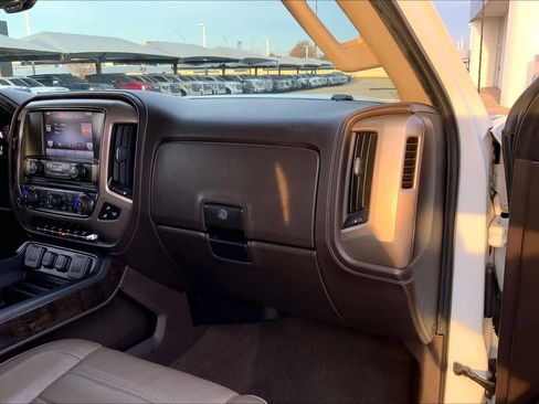 Used 2015 GMC Sierra 2500 Denali w/ Duramax Plus Package image 16
