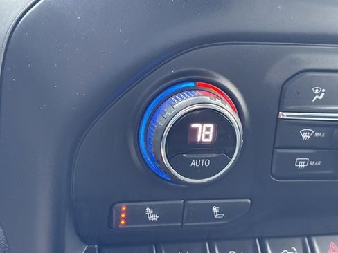 Used 2020 Chevrolet Silverado 2500 LT w/ Convenience Package image 37