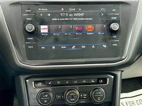 Used 2021 Volkswagen Tiguan SE w/ Panoramic Sunroof Package image 16