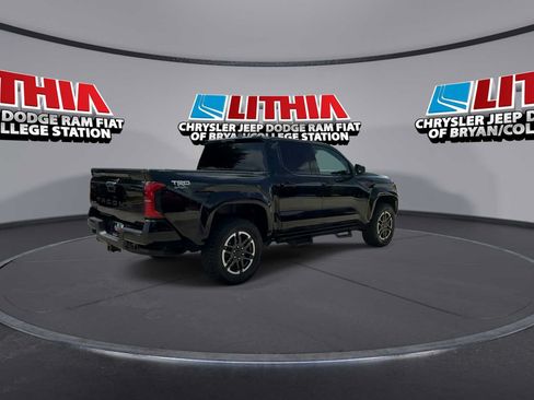 Used 2025 Toyota Tacoma TRD Sport AWD/4WD image 8