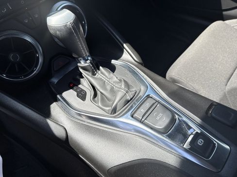 Used 2022 Chevrolet Camaro LT image 24