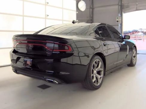 Used 2016 Dodge Charger R/T RWD image 2