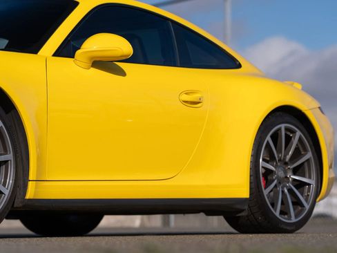 Used 2014 Porsche 911 Carrera 4S image 24